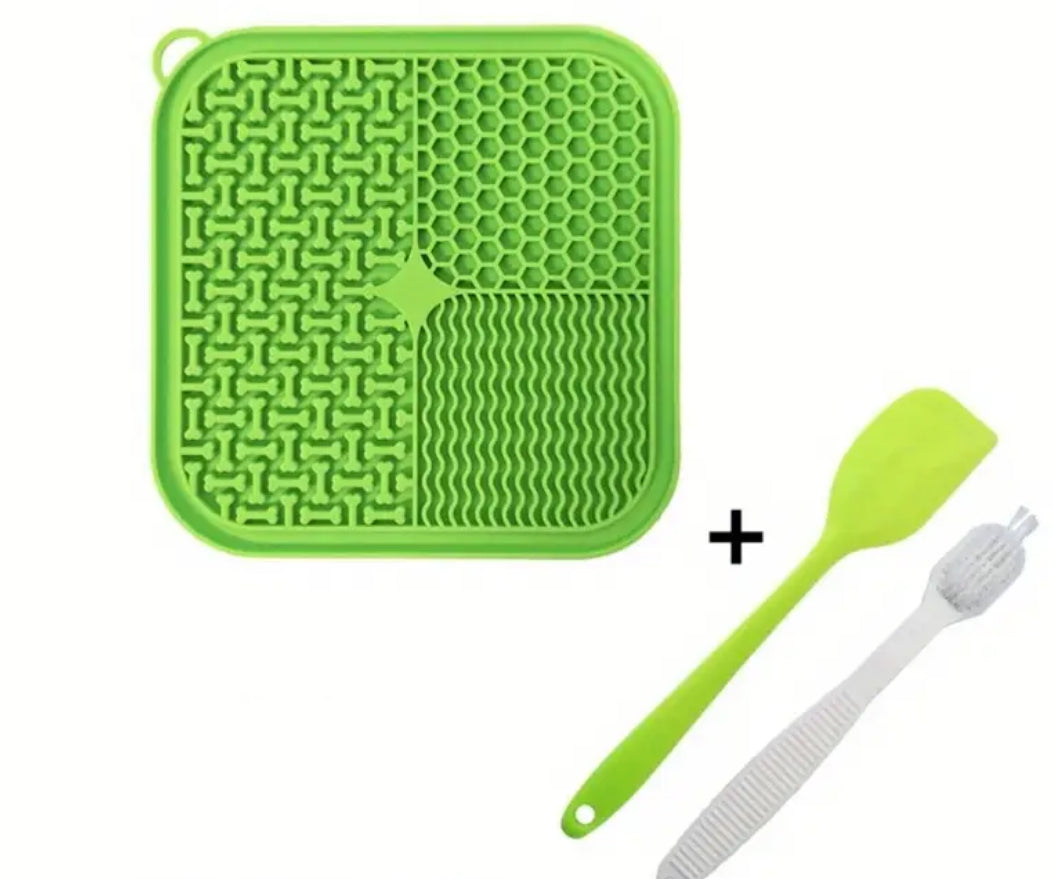 Dog Anxiety Relief Lick Mat with Brush & Spreader