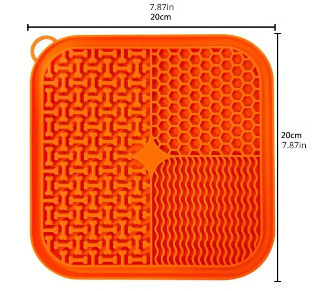 Dog Anxiety Relief Lick Mat with Brush & Spreader